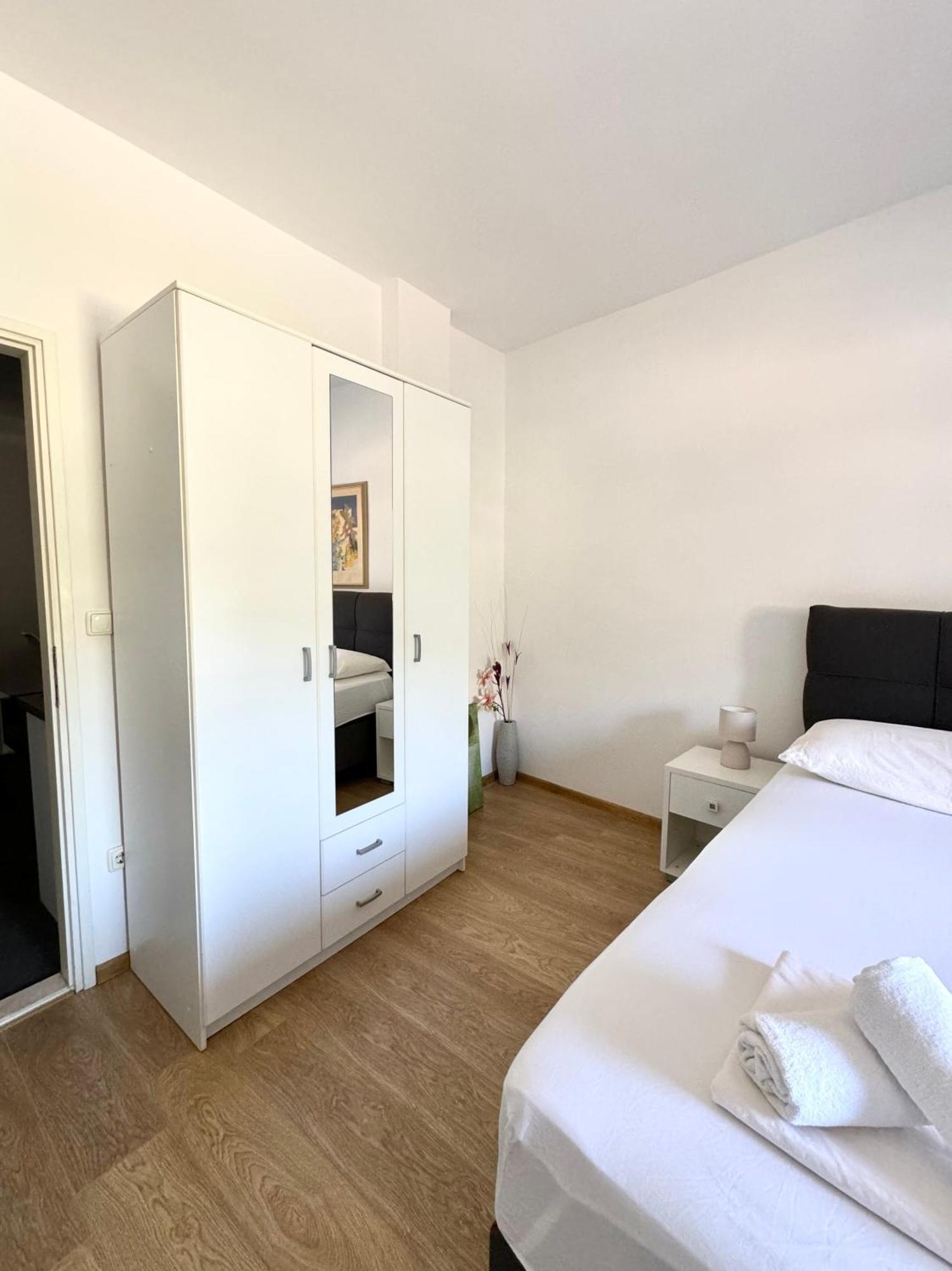 Apartma Gitara *